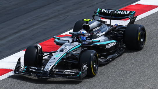 Mercedes mise sur la stabilité avec Russell et Antonelli pour 2026