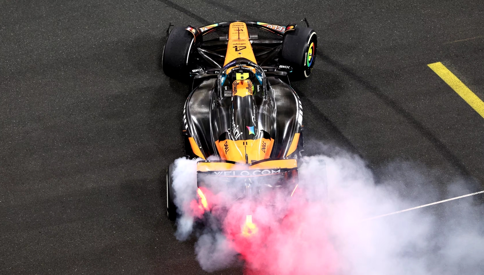 ABU DHABI — LANDO NORRIS CHAMPION DU MONDE ! Verstappen gagne la course, Piastri 2e, mais le Britannique décroche enfin sa couronne