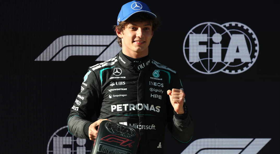 Antonelli marque déjà les esprits en Chine : une pole record et une Mercedes au sommet