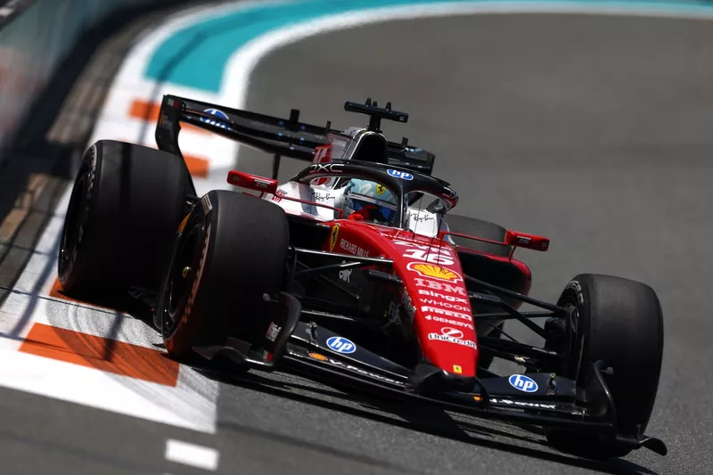 Leclerc frappe fort d’entrée à Miami, Mercedes déjà sous pression